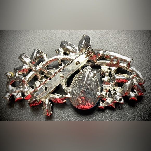 Bundle of 3 Large Purple, Pink, and Blue Vintage Rhinestone brooches - Picture 9 of 11